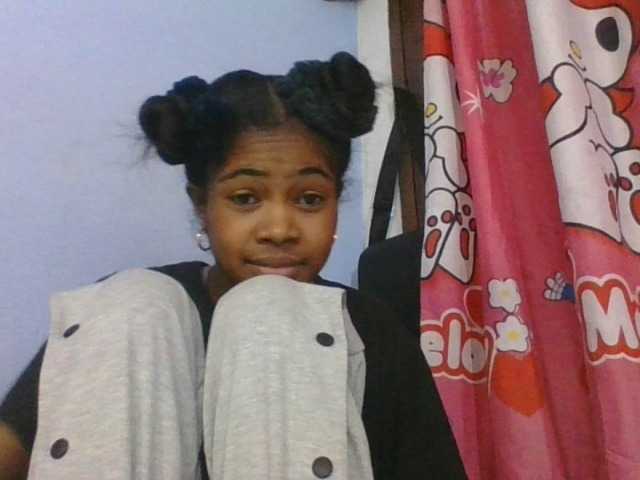 Phaniah1a live cam on BongaCams