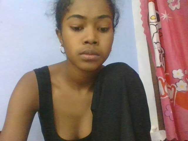 Phaniah1a live cam on BongaCams