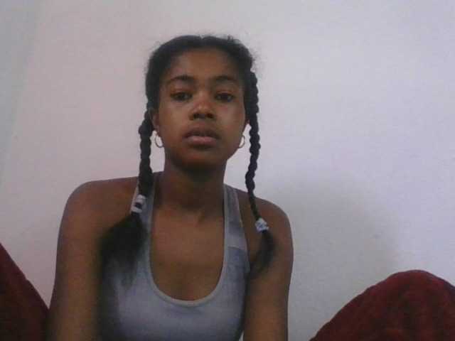 Phaniah1a live cam on BongaCams
