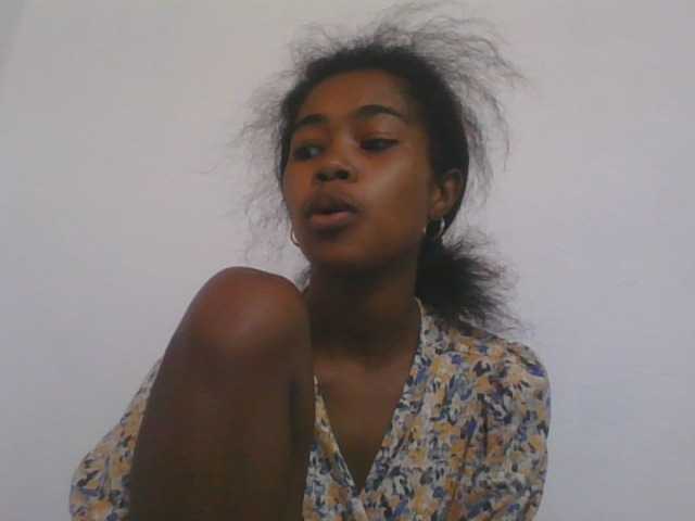 Phaniah1a live cam on BongaCams