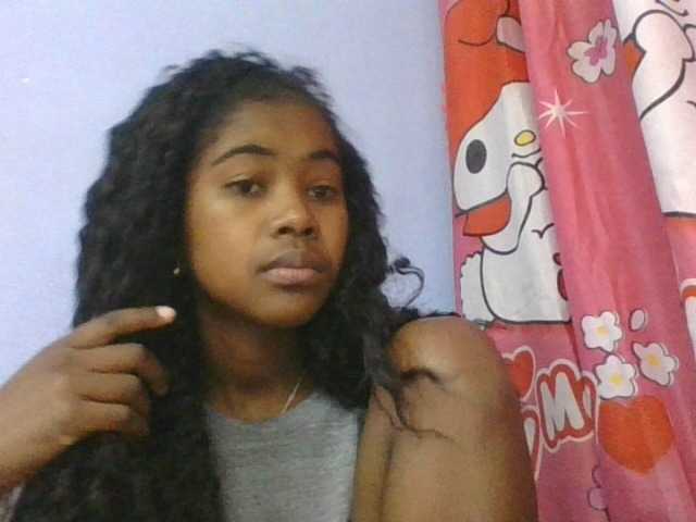 Phaniah1a live cam on BongaCams