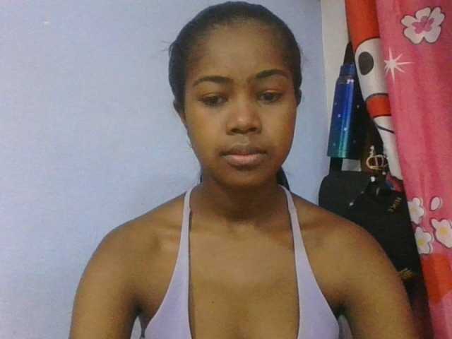Phaniah1a live cam on BongaCams