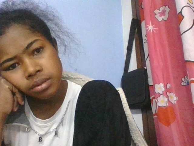 Phaniah1a live cam on BongaCams