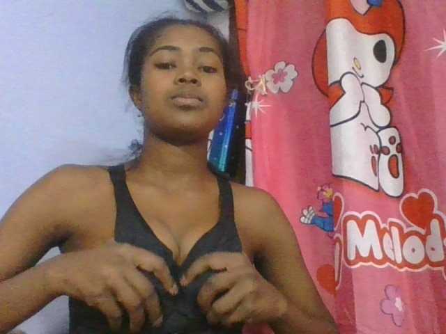 Phaniah1a live cam on BongaCams