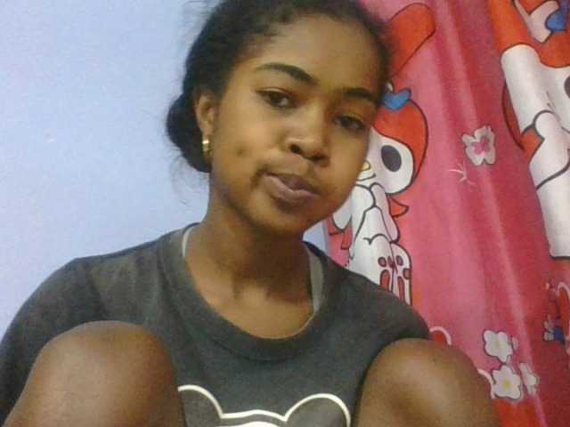 Phaniah1a live cam on BongaCams