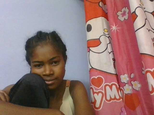 Phaniah1a live cam on BongaCams