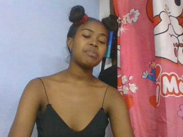 Phaniah1a live cam on BongaCams