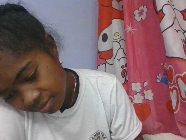 Phaniah1a live cam on BongaCams