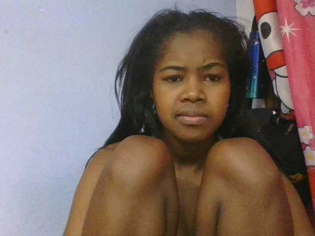 Phaniah1a live cam on BongaCams