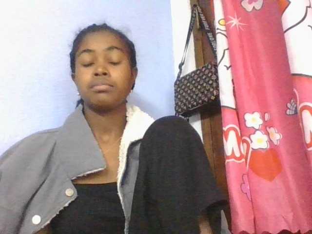 Phaniah1a live cam on BongaCams