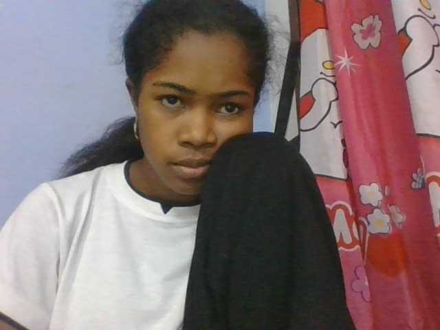 Phaniah1a live cam on BongaCams