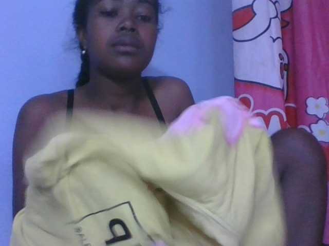 Phaniah1a live cam on BongaCams