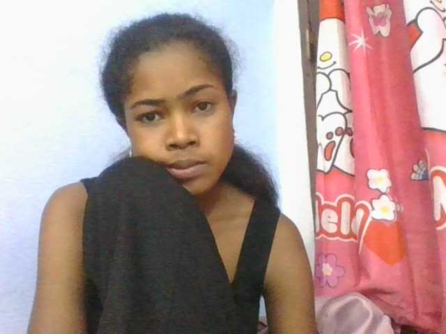 Phaniah1a live cam on BongaCams