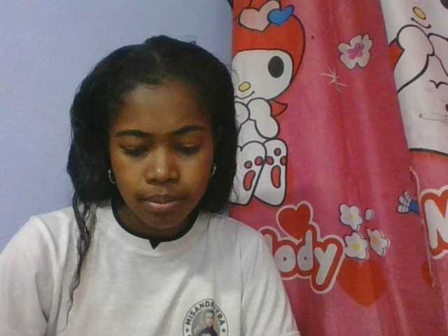 Phaniah1a live cam on BongaCams