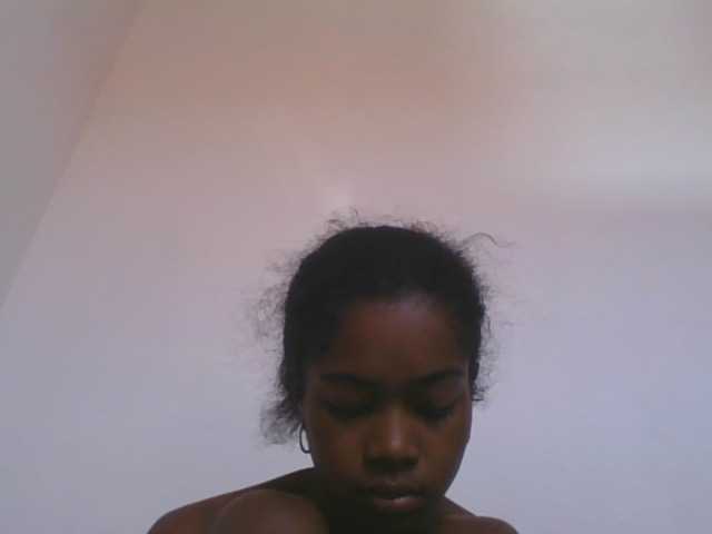 Phaniah1a live cam on BongaCams