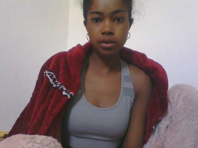 Phaniah1a live cam on BongaCams