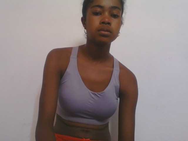 Phaniah1a live cam on BongaCams