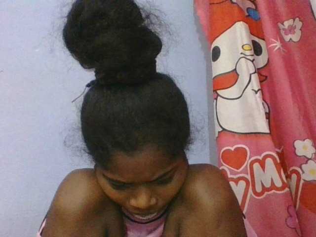 Phaniah1a live cam on BongaCams