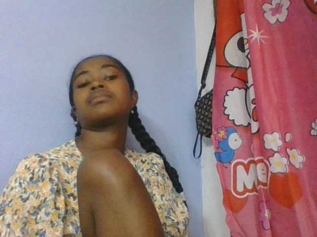 Phaniah1a live cam on BongaCams