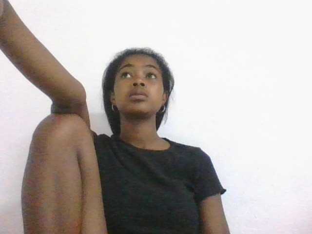 Phaniah1a live cam on BongaCams