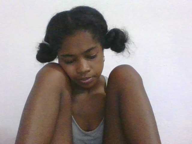 Phaniah1a live cam on BongaCams