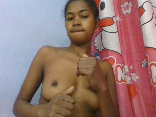 Phaniah1a live cam on BongaCams