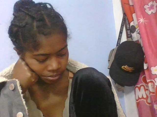 Phaniah1a live cam on BongaCams