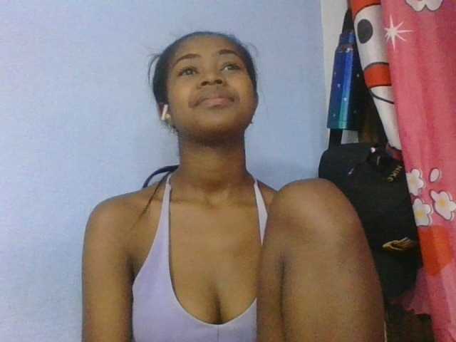 Phaniah1a live cam on BongaCams
