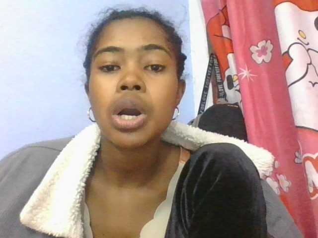 Phaniah1a live cam on BongaCams
