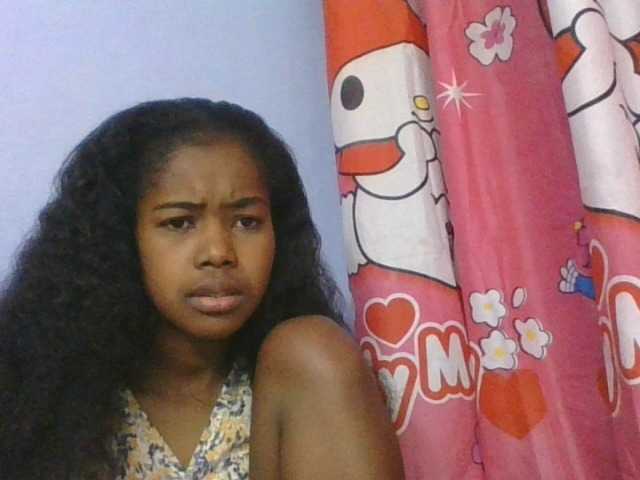 Phaniah1a live cam on BongaCams