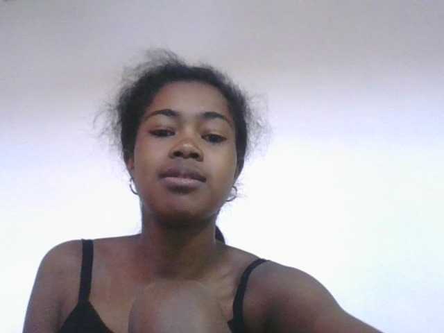 Phaniah1a live cam on BongaCams