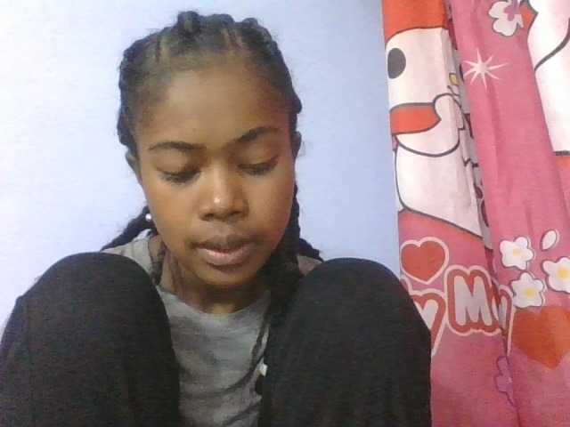Phaniah1a live cam on BongaCams
