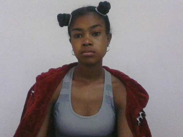 Phaniah1a live cam on BongaCams
