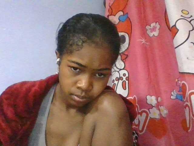 Phaniah1a live cam on BongaCams