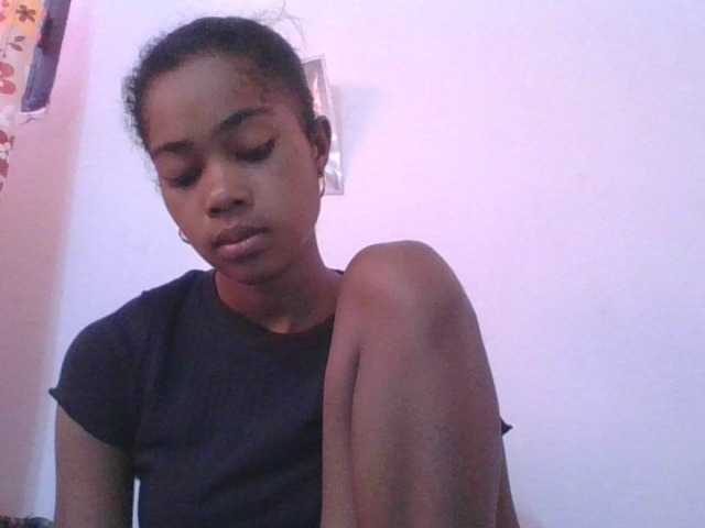 Phaniah1a live cam on BongaCams