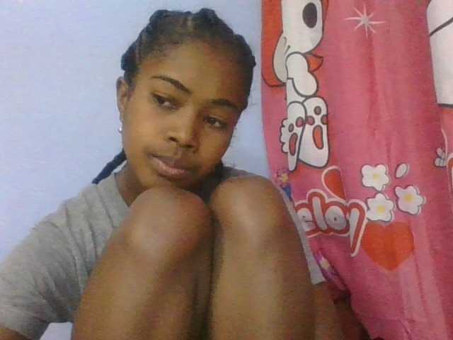 Phaniah1a live cam on BongaCams