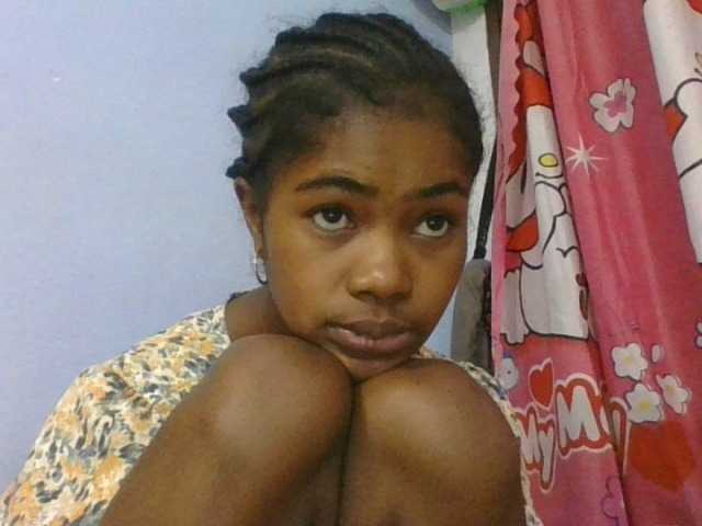 Phaniah1a live cam on BongaCams