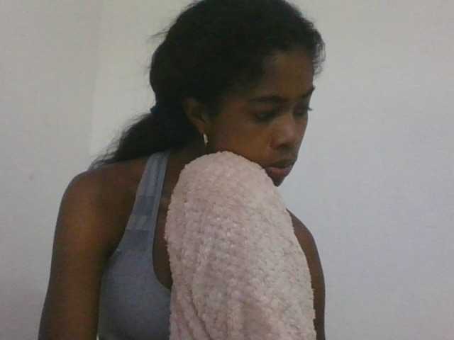 Phaniah1a live cam on BongaCams