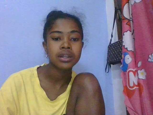 Phaniah1a live cam on BongaCams