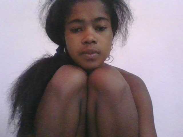 Phaniah1a live cam on BongaCams