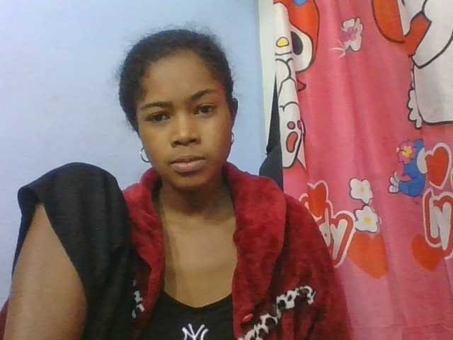 Phaniah1a live cam on BongaCams