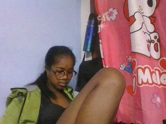 Phaniah1a live cam on BongaCams