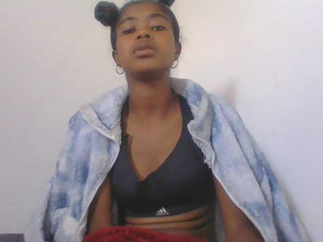 Phaniah1a live cam on BongaCams
