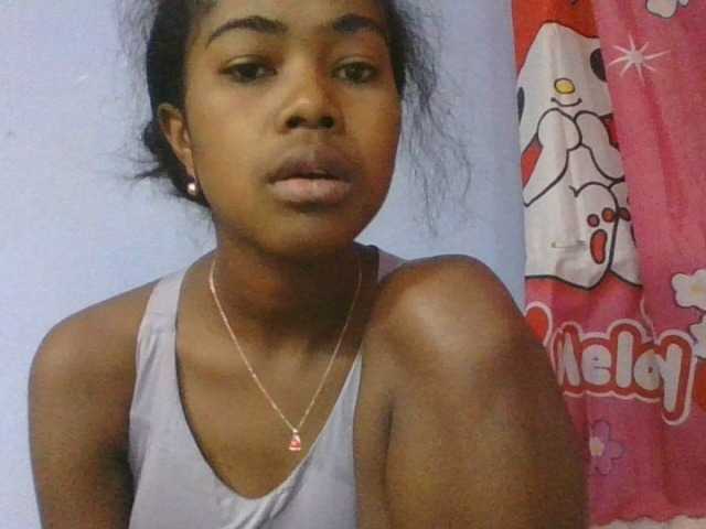 Phaniah1a live cam on BongaCams