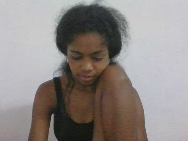 Phaniah1a live cam on BongaCams
