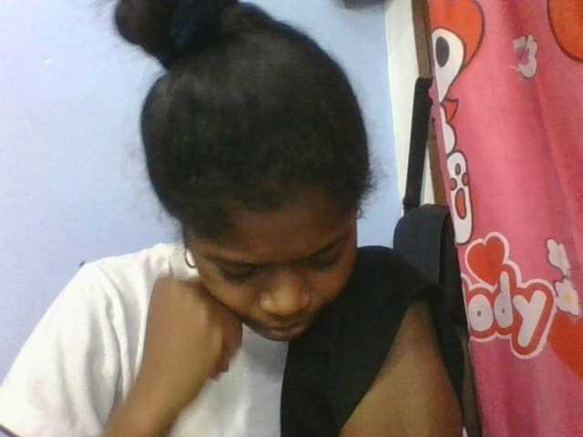 Phaniah1a live cam on BongaCams