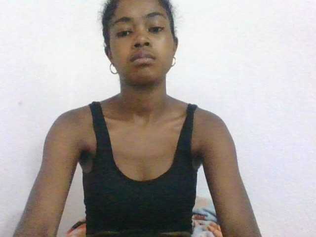 Phaniah1a live cam on BongaCams