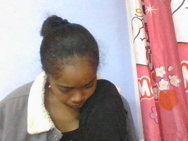 Phaniah1a live cam on BongaCams