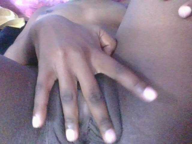 Phaniah1a live cam on BongaCams
