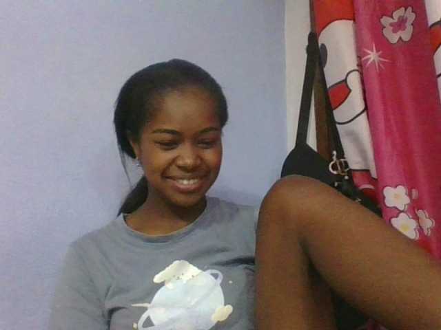 Phaniah1a live cam on BongaCams